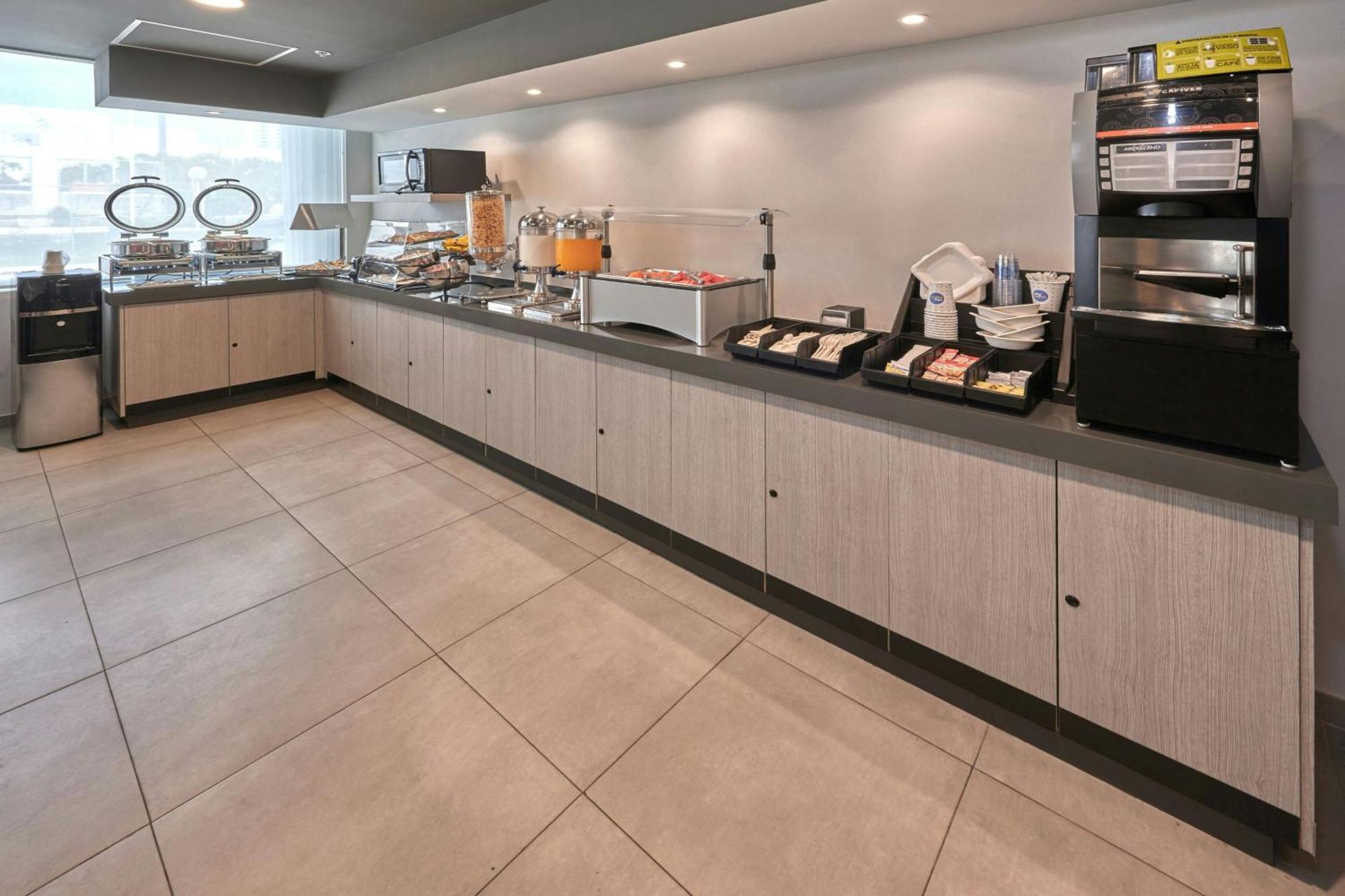 City Express Junior By Marriott Toluca Zona Industrial Ngoại thất bức ảnh