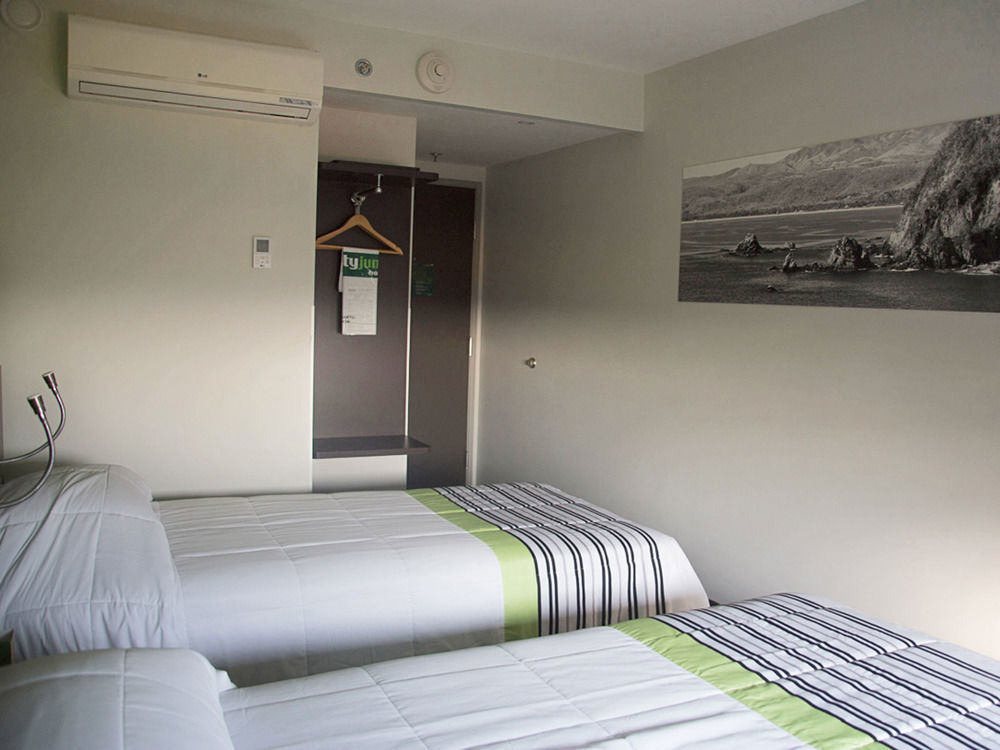 City Express Junior By Marriott Toluca Zona Industrial Ngoại thất bức ảnh